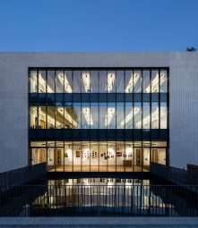 american-school-in-london-arts-building-education-architecture-walters-and-cohen-england-uk_dezeen_sq